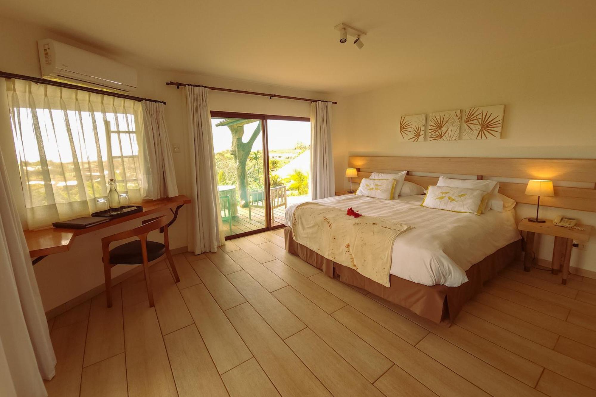 Hotel Hare Uta Hanga Roa Exterior photo