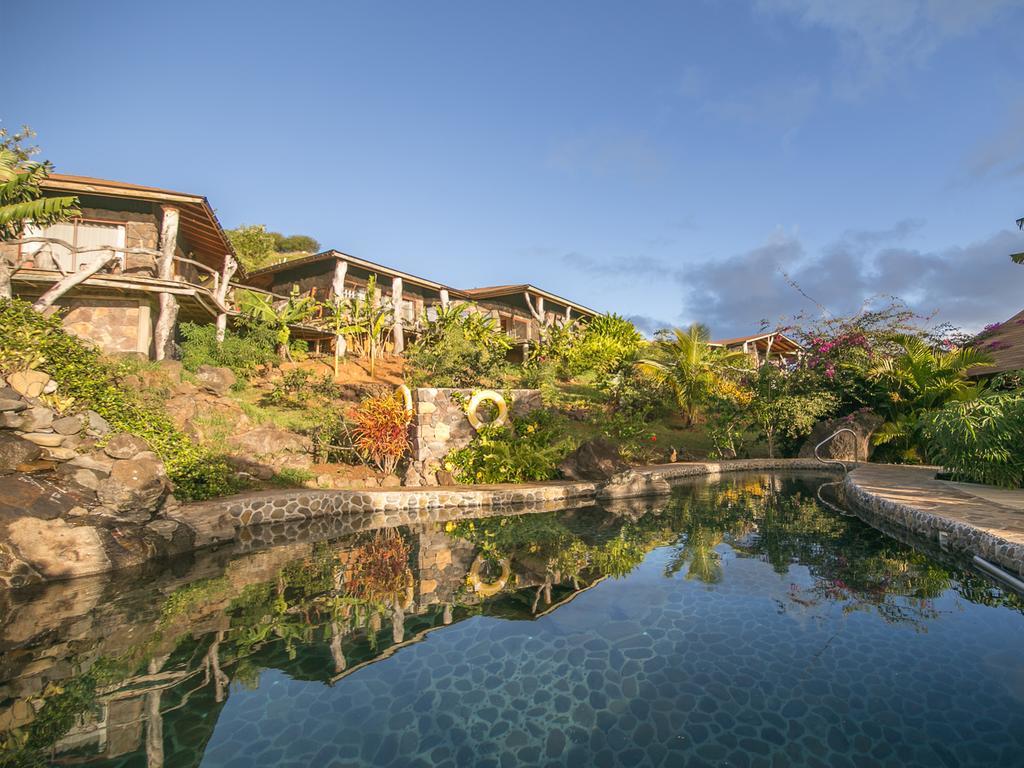 Hotel Hare Uta Hanga Roa Exterior photo