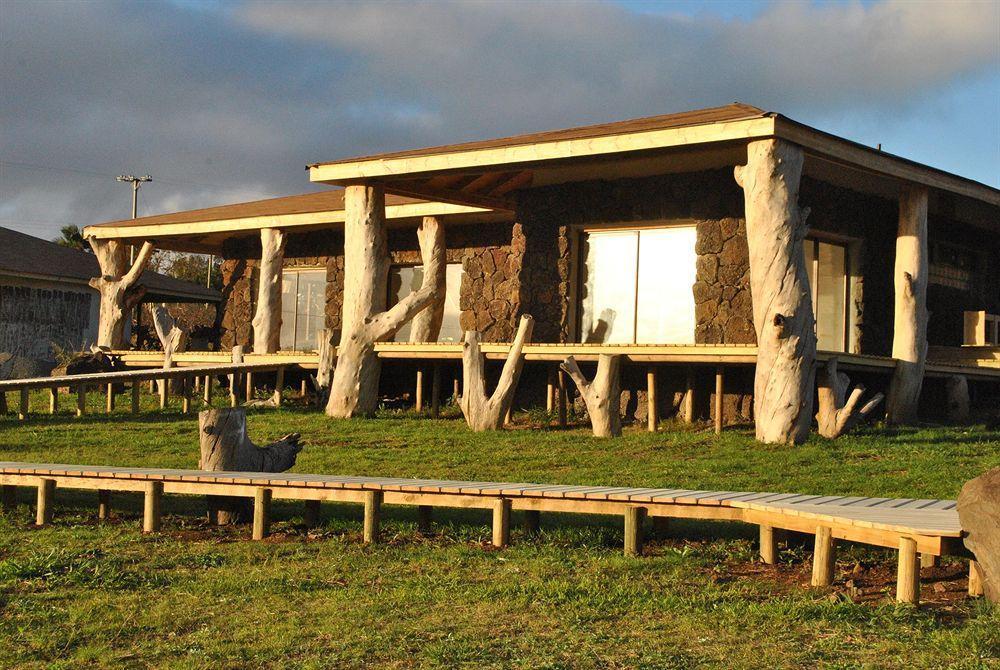 Hotel Hare Uta Hanga Roa Exterior photo